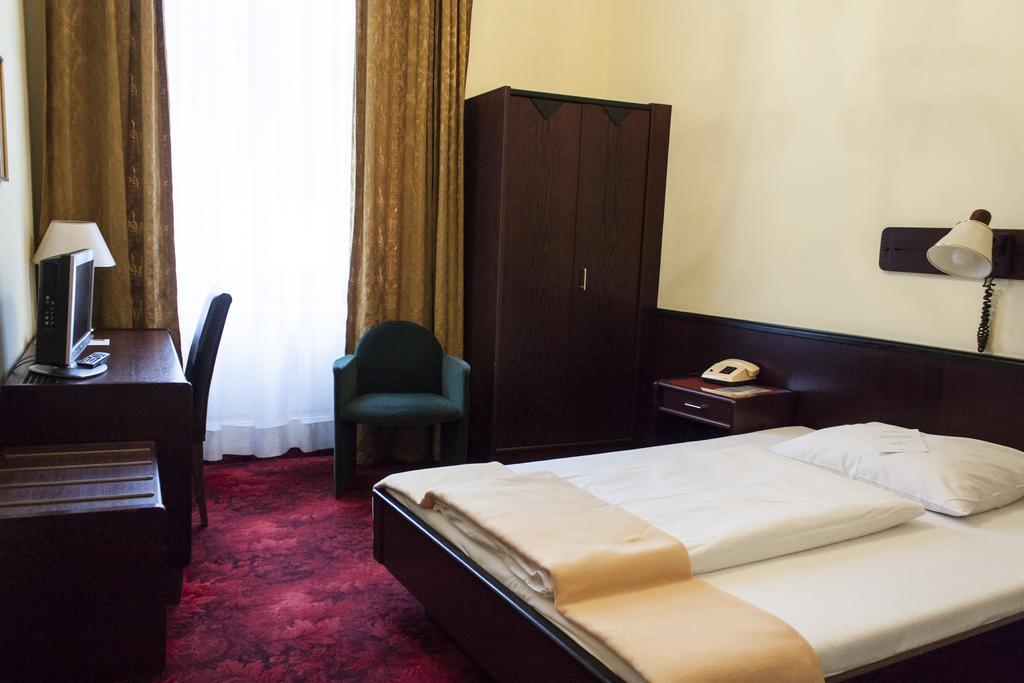 Hotel Fuerstenhof 3*