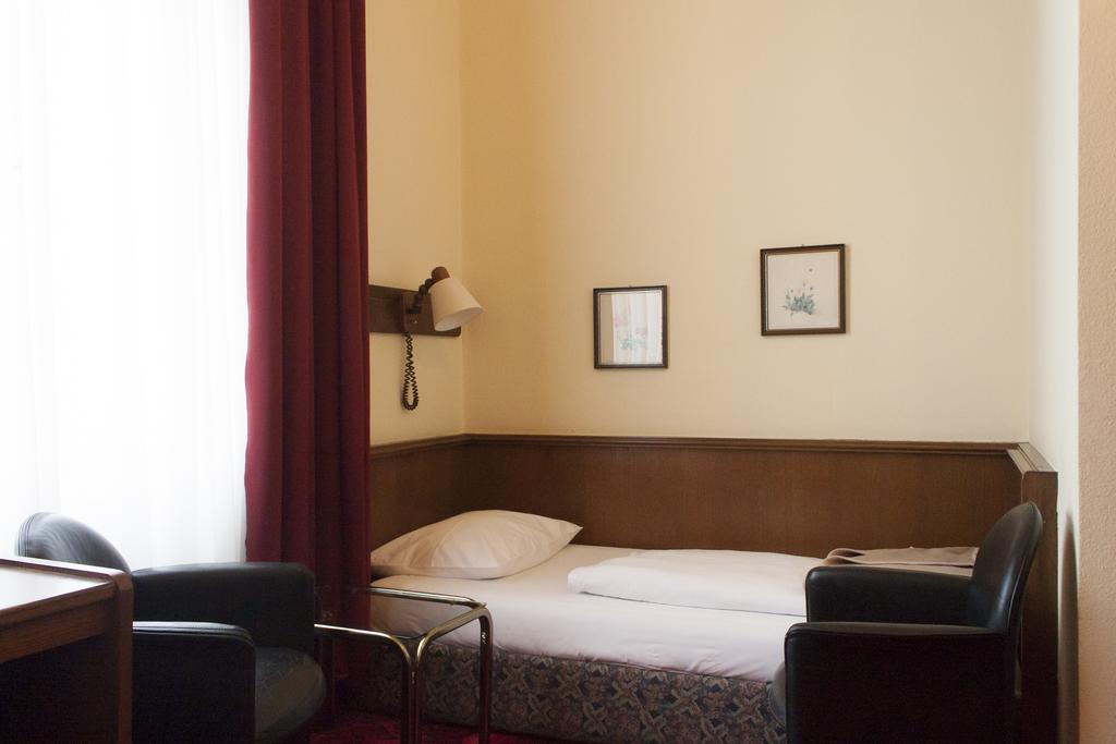 Fuerstenhof 3* Wien