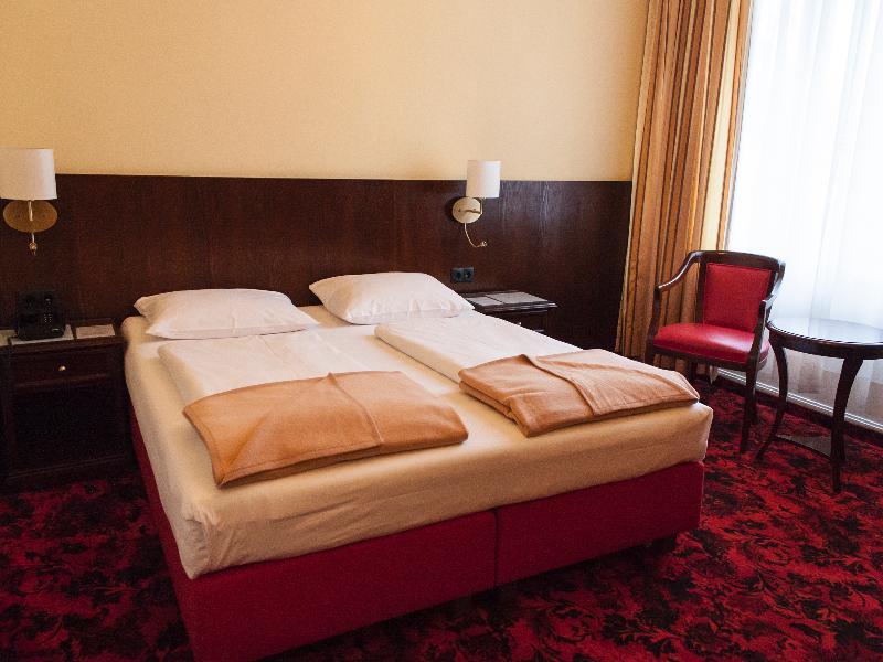 Hotel Fuerstenhof Wien